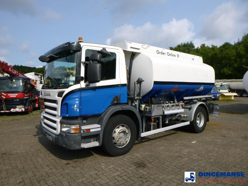 Scania P 230 DB 4x2 RHD fuel tank 12.4 m3 / 4 comp - Cisternové vozidlo: obrázok 1 Scania P 230 DB 4x2 RHD fuel tank 12.4 m3 / 4 comp - Cisternové vozidlo: obrázok 1