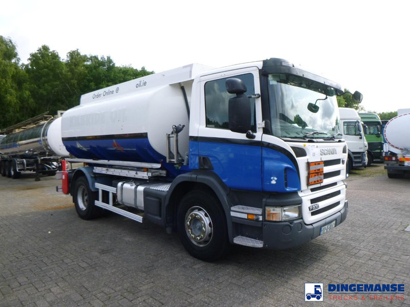 Scania P 230 DB 4x2 RHD fuel tank 12.4 m3 / 4 comp - Cisternové vozidlo: obrázok 2 Scania P 230 DB 4x2 RHD fuel tank 12.4 m3 / 4 comp - Cisternové vozidlo: obrázok 2