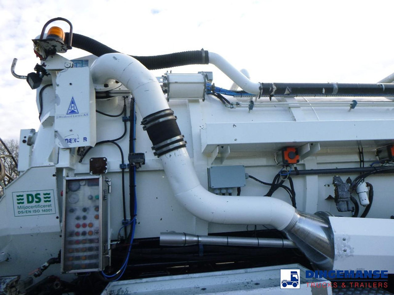 Scania P124-420 6x2 vacuum tank 10.5 m3 - Fekálne vozidlo: obrázok 5 Scania P124-420 6x2 vacuum tank 10.5 m3 - Fekálne vozidlo: obrázok 5