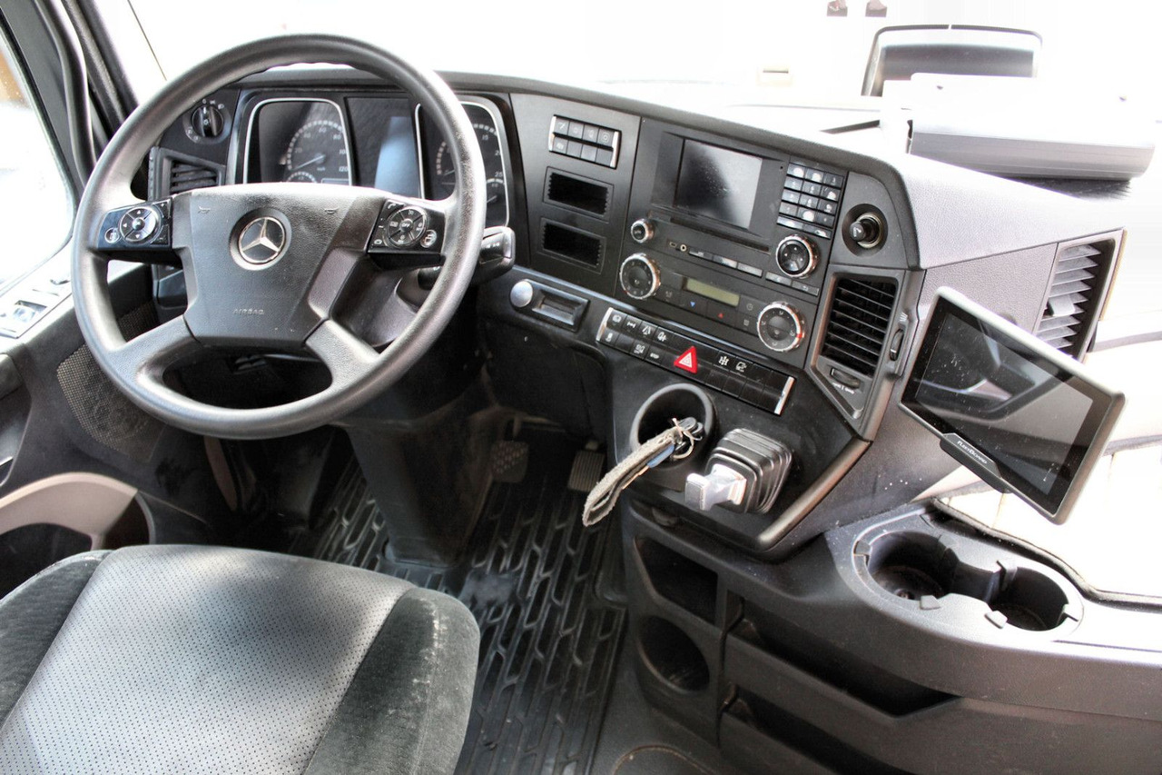 Ťahač Mercedes-Benz Actros 1853 4x2 LS +Hydraulik + neuer AT-Motor: obrázok 11 Ťahač Mercedes-Benz Actros 1853 4x2 LS +Hydraulik + neuer AT-Motor: obrázok 11