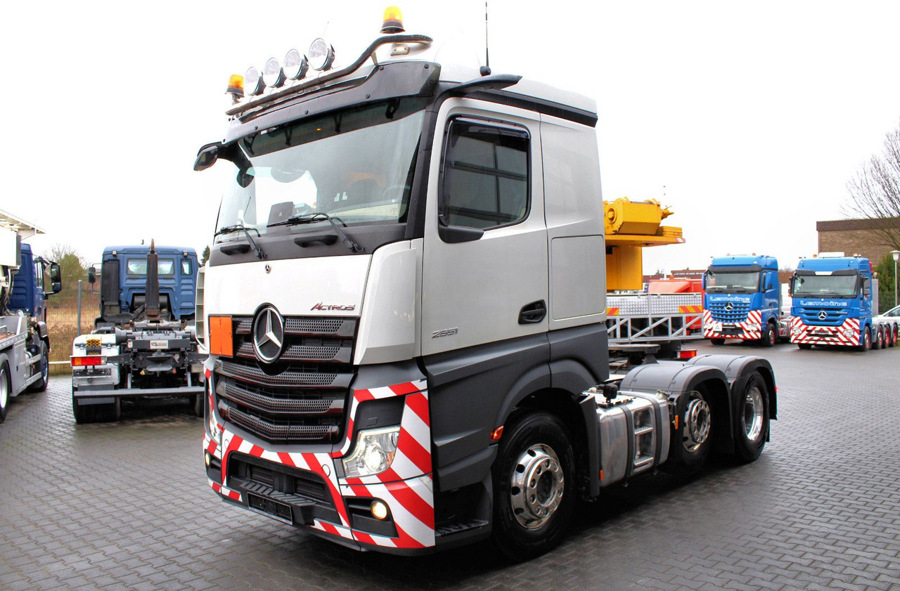 Mercedes-Benz Actros 2551 6x2 BigSpace 68 to Schwerlast + LIFT - Ťahač: obrázok 2 Mercedes-Benz Actros 2551 6x2 BigSpace 68 to Schwerlast + LIFT - Ťahač: obrázok 2