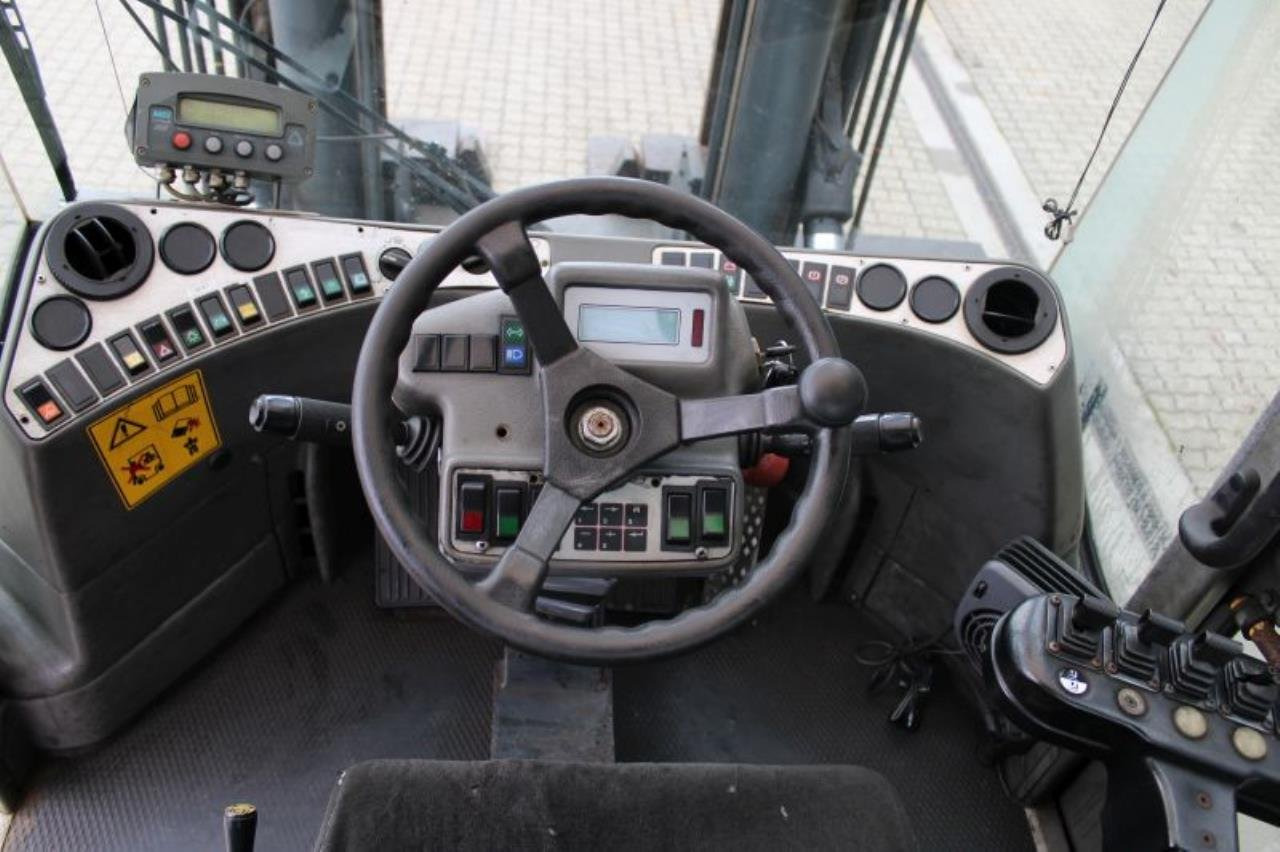 Kalmar DCD160-12 - Dieselový vysokozdvižný vozík: obrázok 4 Kalmar DCD160-12 - Dieselový vysokozdvižný vozík: obrázok 4