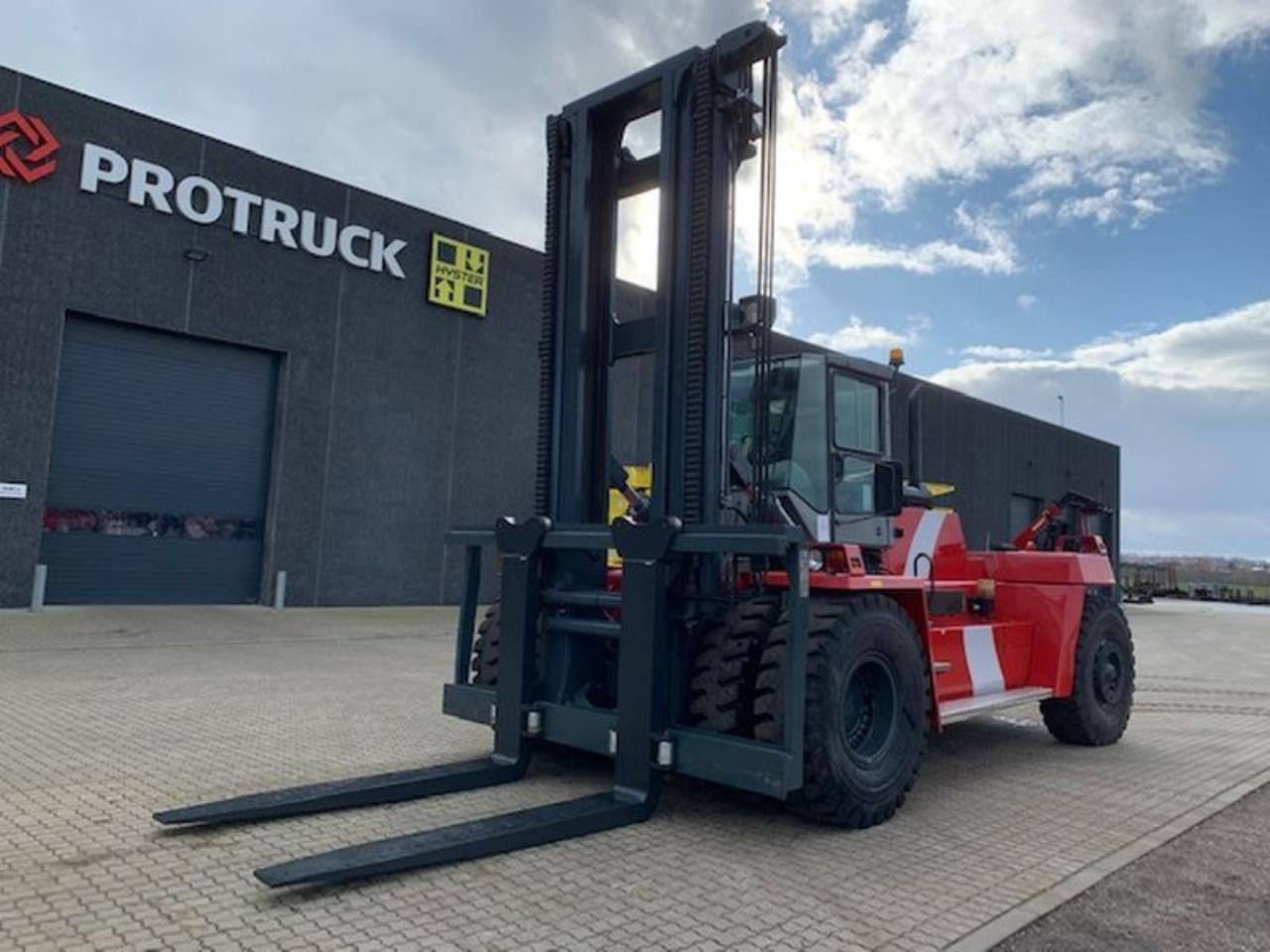 Kalmar DCD320-12LB - Dieselový vysokozdvižný vozík: obrázok 2 Kalmar DCD320-12LB - Dieselový vysokozdvižný vozík: obrázok 2