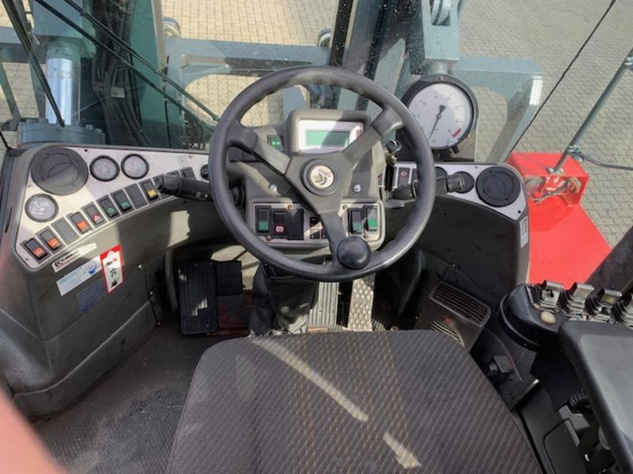 Kalmar DCD320-12LB - Dieselový vysokozdvižný vozík: obrázok 4 Kalmar DCD320-12LB - Dieselový vysokozdvižný vozík: obrázok 4