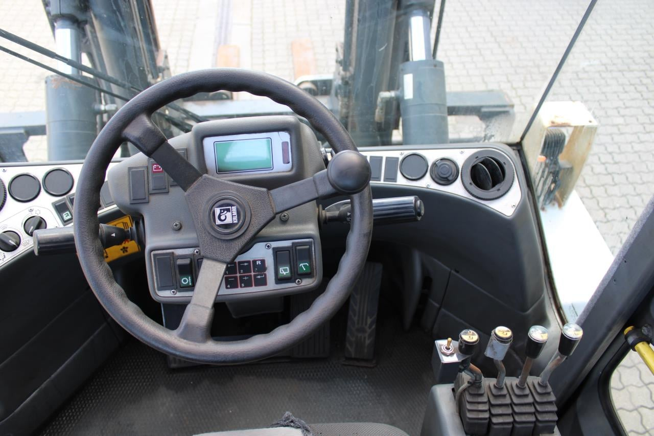 Kalmar DCE120-6 - Dieselový vysokozdvižný vozík: obrázok 4 Kalmar DCE120-6 - Dieselový vysokozdvižný vozík: obrázok 4