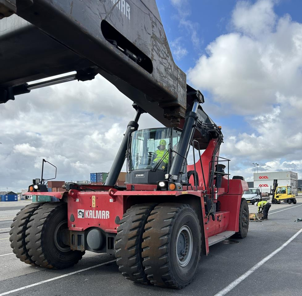 Kalmar DRG450-65S5 - Ramenový prekladač: obrázok 2 Kalmar DRG450-65S5 - Ramenový prekladač: obrázok 2