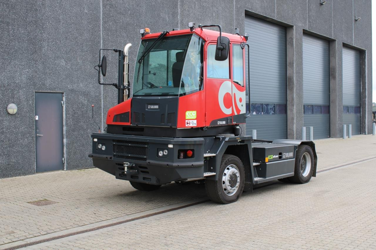 Kalmar TRL618I 4X4 - Terminálový ťahač: obrázok 2 Kalmar TRL618I 4X4 - Terminálový ťahač: obrázok 2