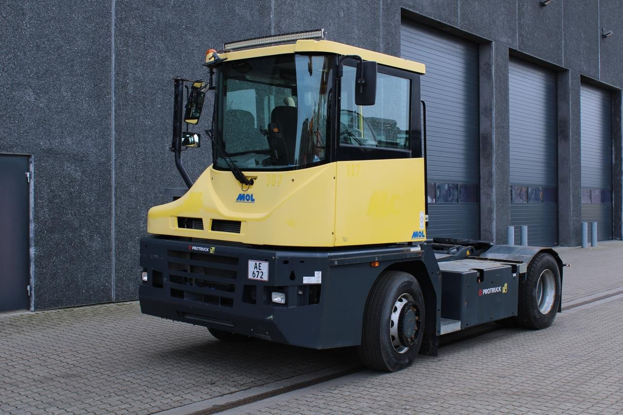 MOL RM255 4X4 - Terminálový ťahač: obrázok 2 MOL RM255 4X4 - Terminálový ťahač: obrázok 2