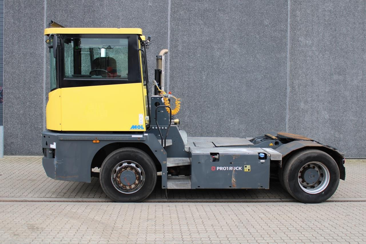 MOL RM255 4X4 - Terminálový ťahač: obrázok 1 MOL RM255 4X4 - Terminálový ťahač: obrázok 1