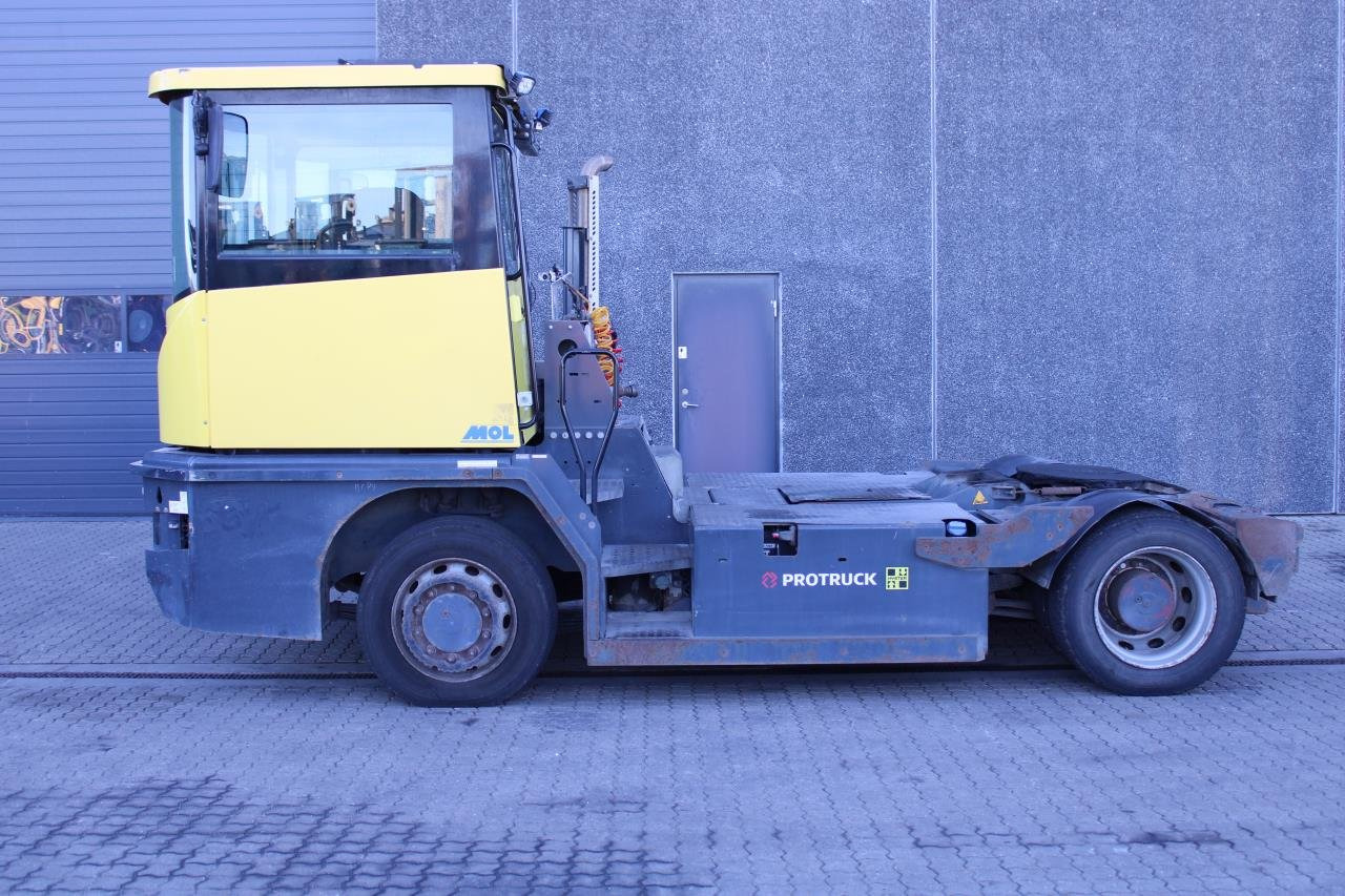 MOL RM255 4X4 - Terminálový ťahač: obrázok 1 MOL RM255 4X4 - Terminálový ťahač: obrázok 1