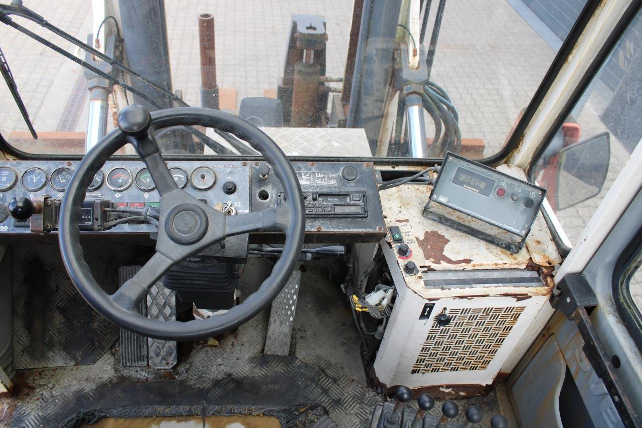 SveTruck 10-900 - Dieselový vysokozdvižný vozík: obrázok 4 SveTruck 10-900 - Dieselový vysokozdvižný vozík: obrázok 4