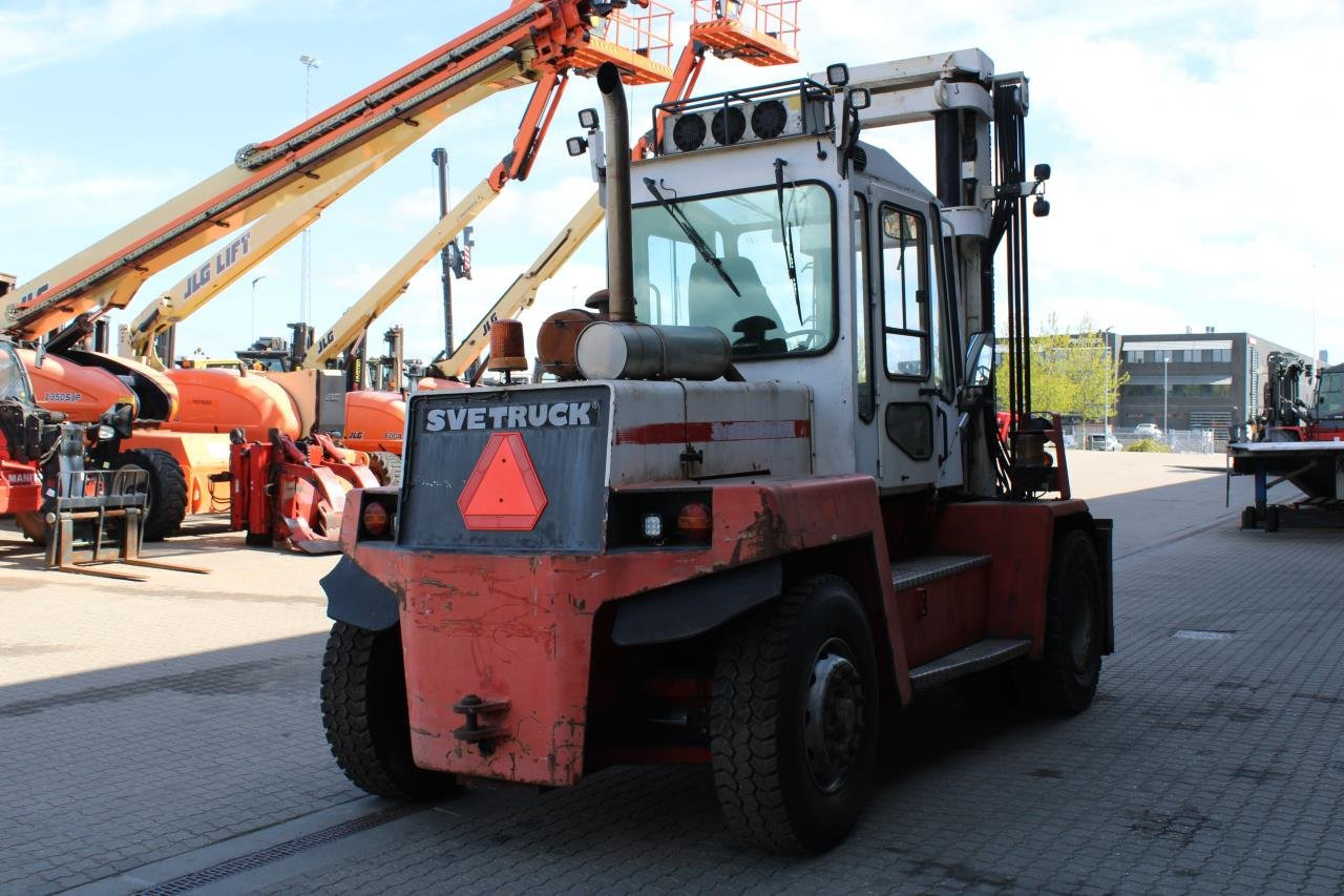 SveTruck 1260-30 - Dieselový vysokozdvižný vozík: obrázok 3 SveTruck 1260-30 - Dieselový vysokozdvižný vozík: obrázok 3