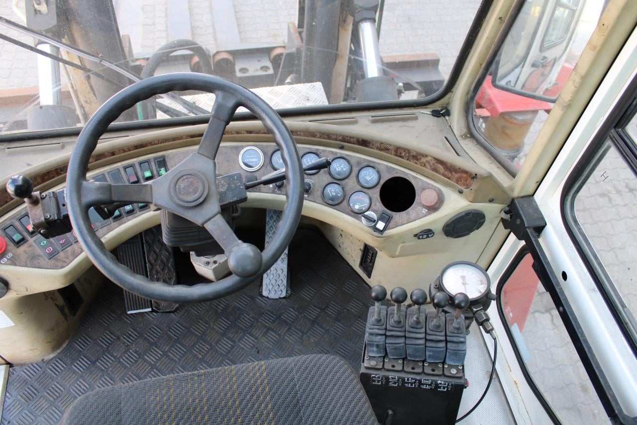 SveTruck 1260-30 - Dieselový vysokozdvižný vozík: obrázok 4 SveTruck 1260-30 - Dieselový vysokozdvižný vozík: obrázok 4