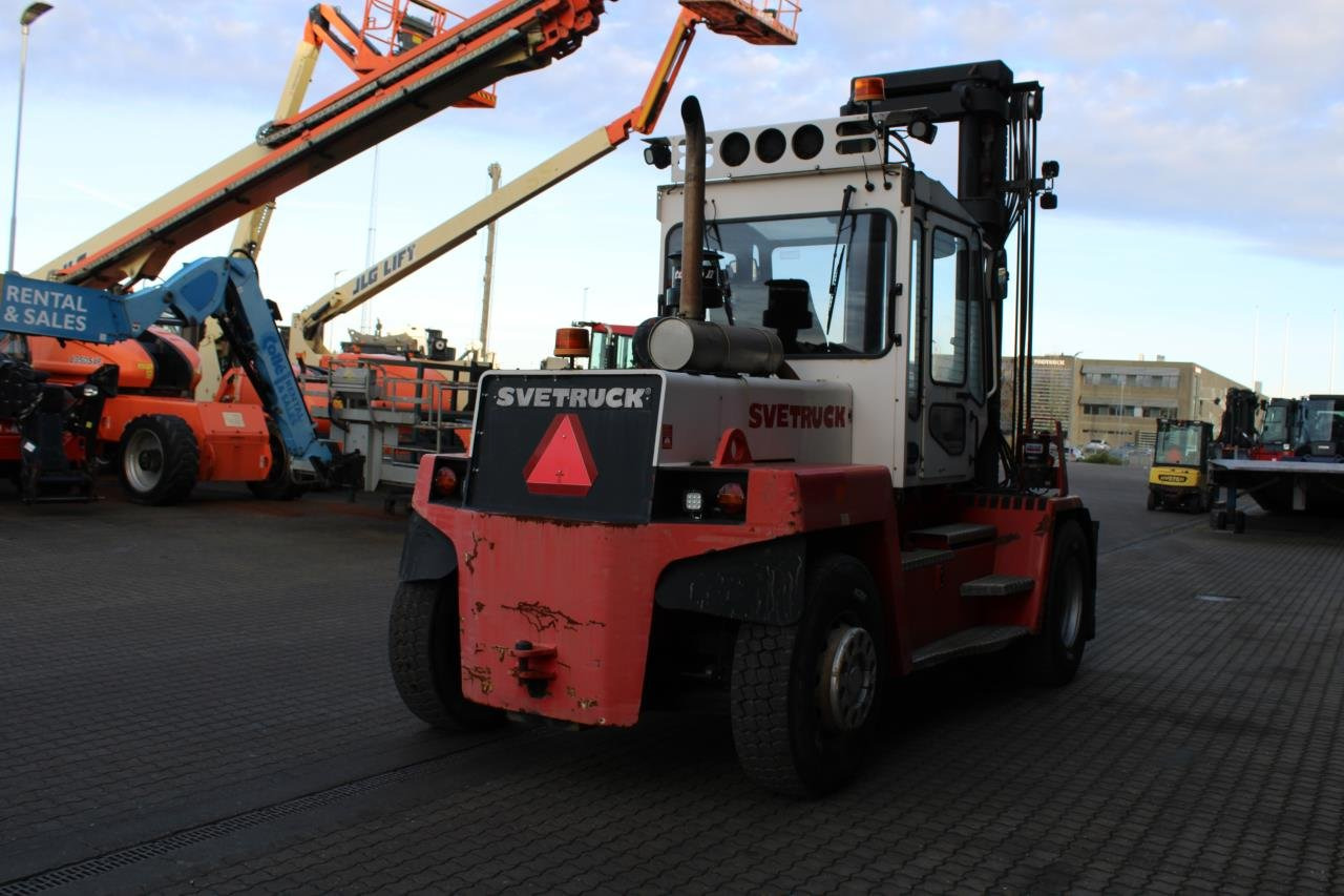 SveTruck 13660 - Dieselový vysokozdvižný vozík: obrázok 3 SveTruck 13660 - Dieselový vysokozdvižný vozík: obrázok 3