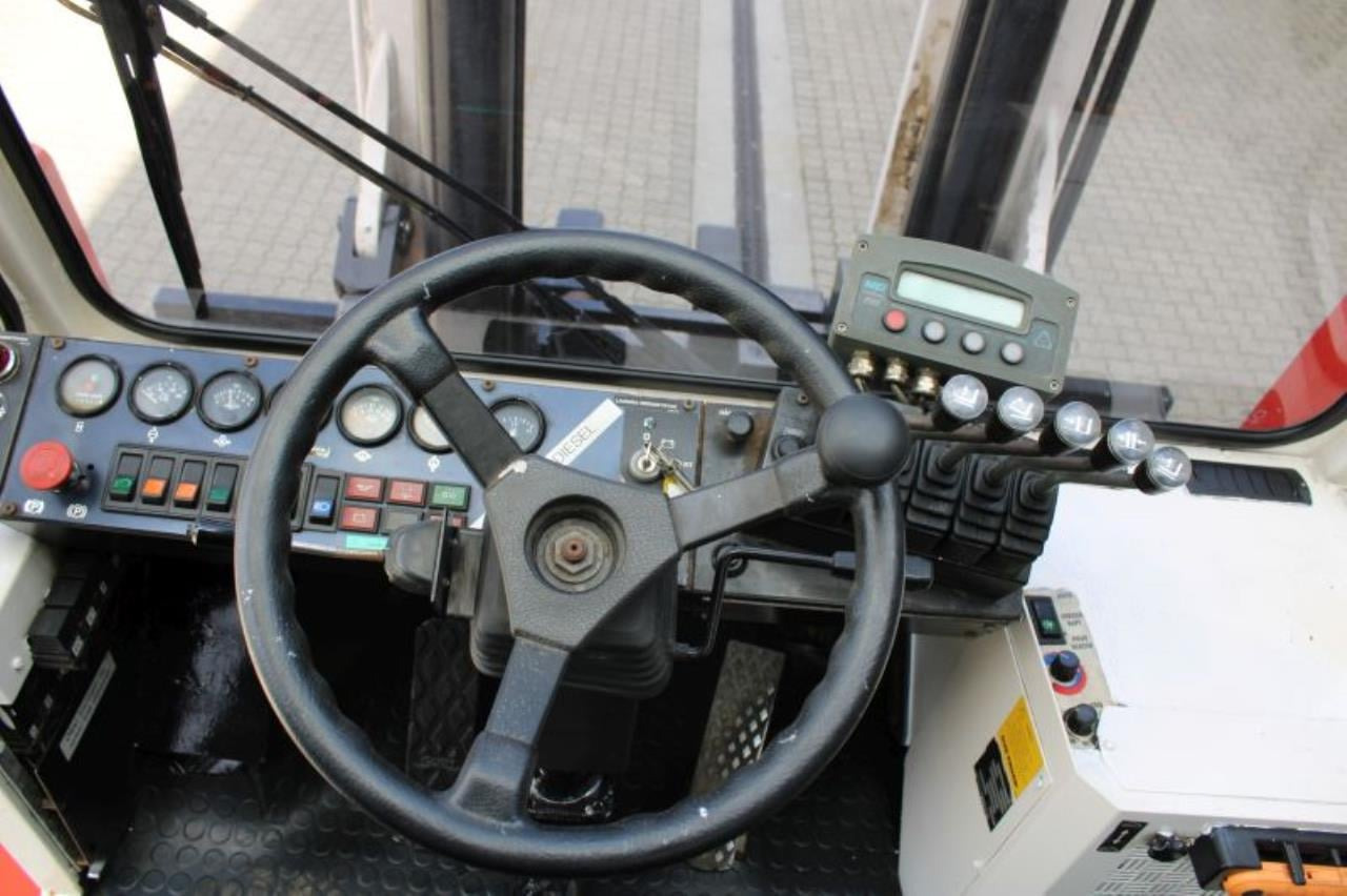 SveTruck 15120-35 - Dieselový vysokozdvižný vozík: obrázok 4 SveTruck 15120-35 - Dieselový vysokozdvižný vozík: obrázok 4