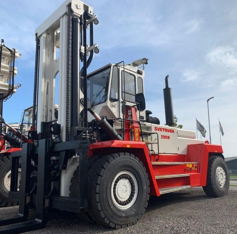 SveTruck 32120-50 - Dieselový vysokozdvižný vozík: obrázok 2 SveTruck 32120-50 - Dieselový vysokozdvižný vozík: obrázok 2