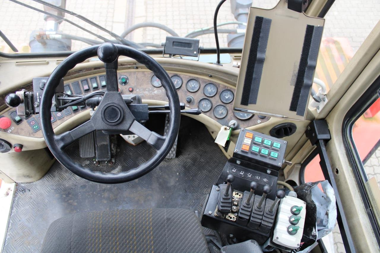 SveTruck 35120-50 - Dieselový vysokozdvižný vozík: obrázok 4 SveTruck 35120-50 - Dieselový vysokozdvižný vozík: obrázok 4