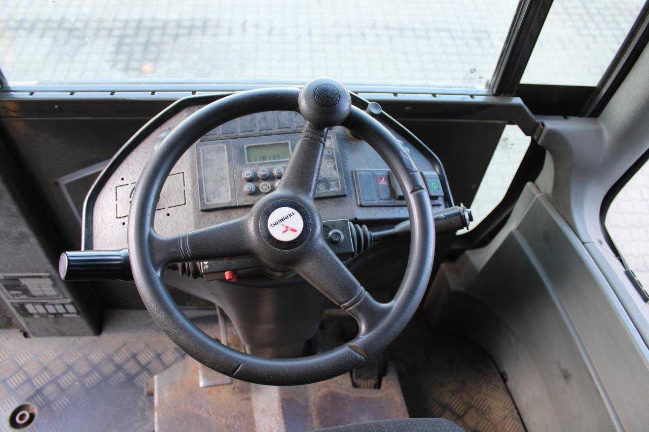 Terberg RT282 - Terminálový ťahač: obrázok 4 Terberg RT282 - Terminálový ťahač: obrázok 4