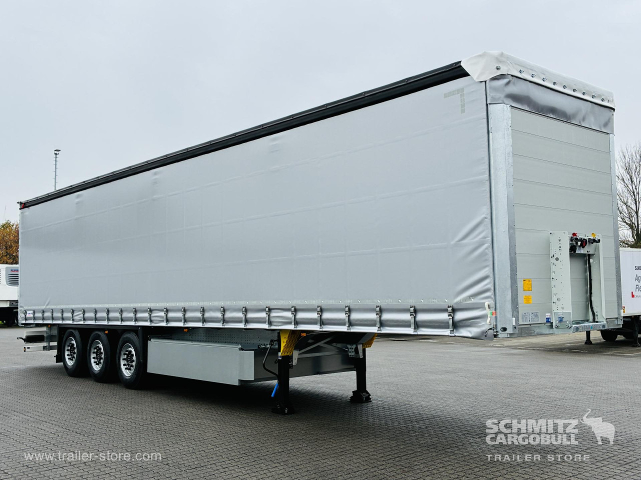 SCHMITZ Auflieger Curtainsider Standard - Plachtový náves: obrázok 1 SCHMITZ Auflieger Curtainsider Standard - Plachtový náves: obrázok 1