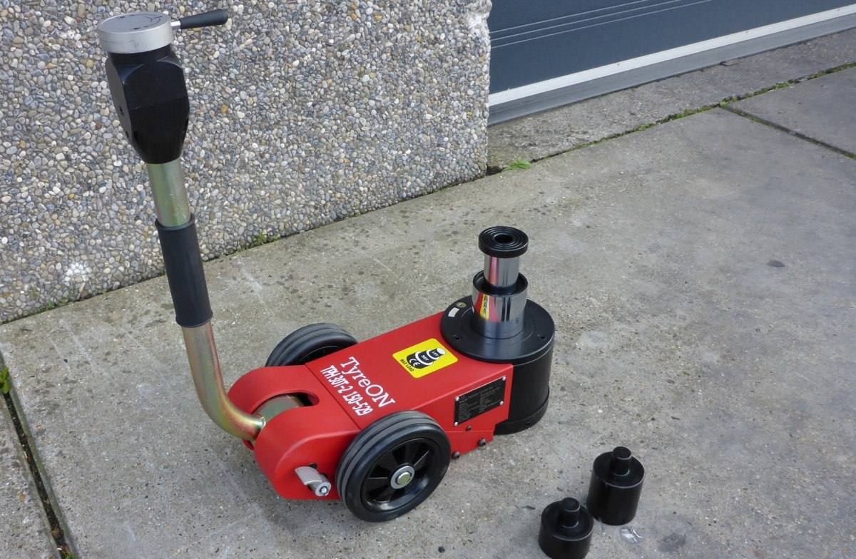 Vybavenie garáže/ Dielne TPH30T-2M Air hydraulic jack 30 Tons  - Minimum height 15 cm - portable (24 kg): obrázok 8