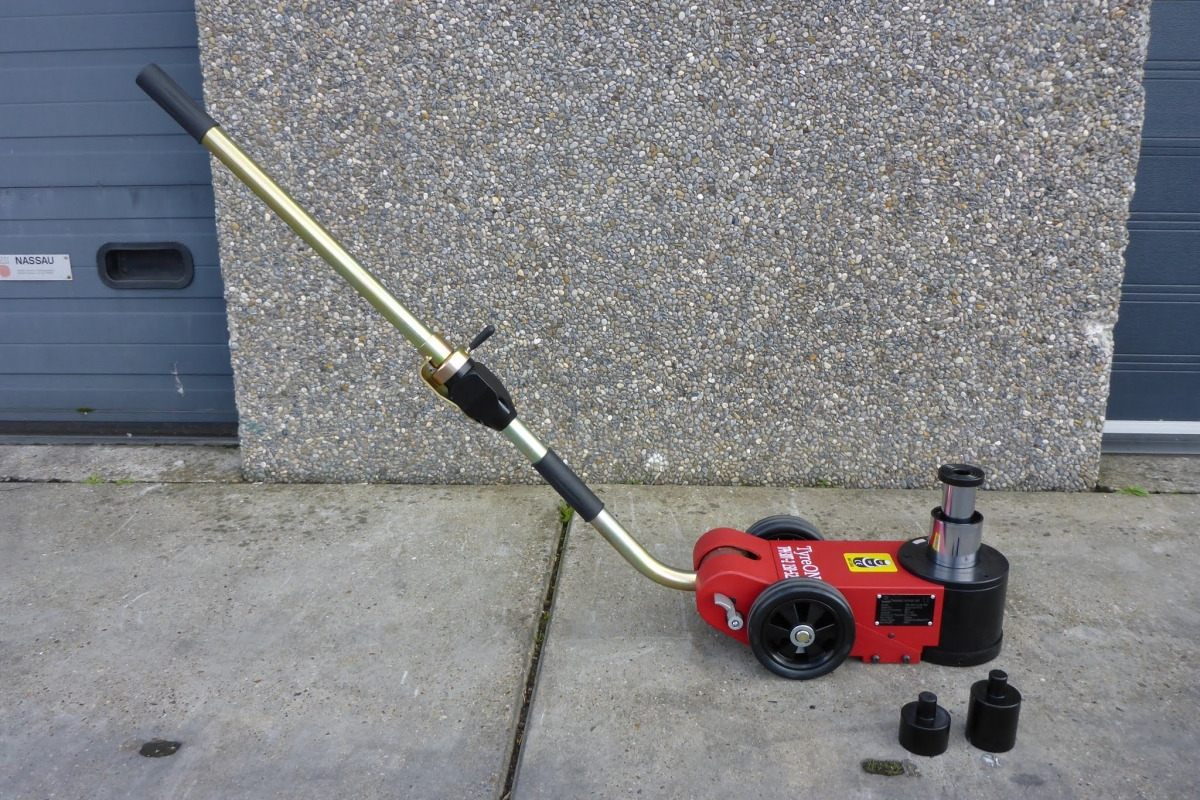 Vybavenie garáže/ Dielne TPH30T-2M Air hydraulic jack 30 Tons  - Minimum height 15 cm - portable (24 kg): obrázok 10