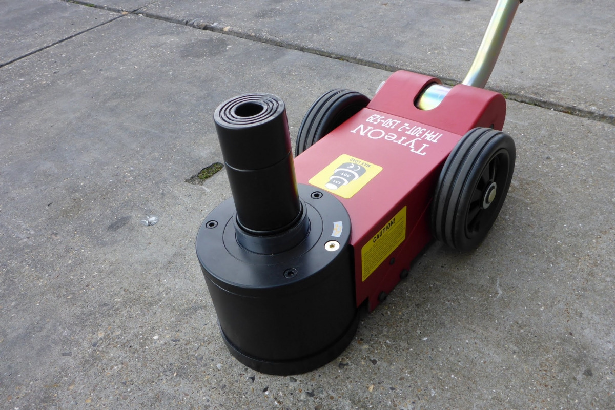 Vybavenie garáže/ Dielne TPH30T-2M Air hydraulic jack 30 Tons  - Minimum height 15 cm - portable (24 kg): obrázok 9