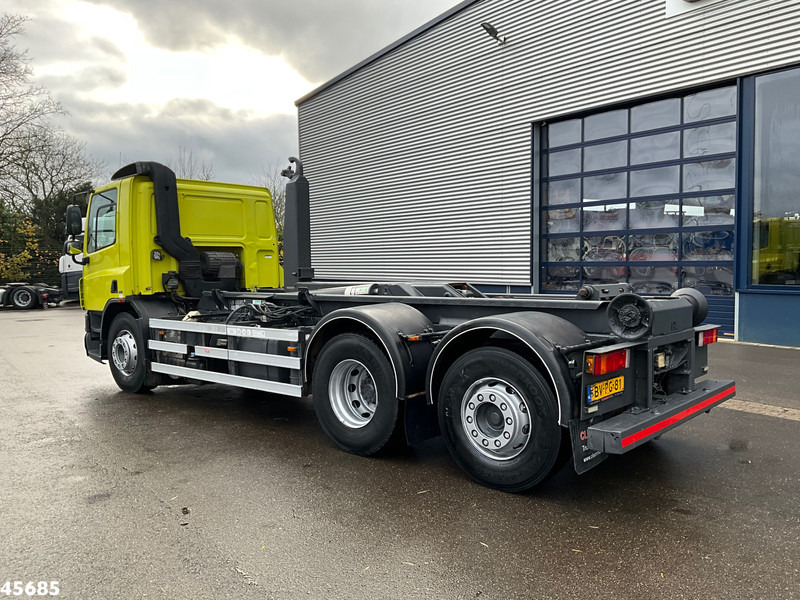 DAF FAN 75 CF 310 VDL 21 Ton haakarmsysteem - Hákový nosič kontajnerov: obrázok 4 DAF FAN 75 CF 310 VDL 21 Ton haakarmsysteem - Hákový nosič kontajnerov: obrázok 4