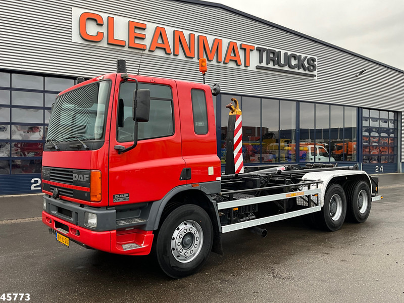 DAF FAT 75.320 6x4 Full steel Hiab 17 Ton haakarmsysteem Just 64.623 Km! - Hákový nosič kontajnerov: obrázok 2 DAF FAT 75.320 6x4 Full steel Hiab 17 Ton haakarmsysteem Just 64.623 Km! - Hákový nosič kontajnerov: obrázok 2