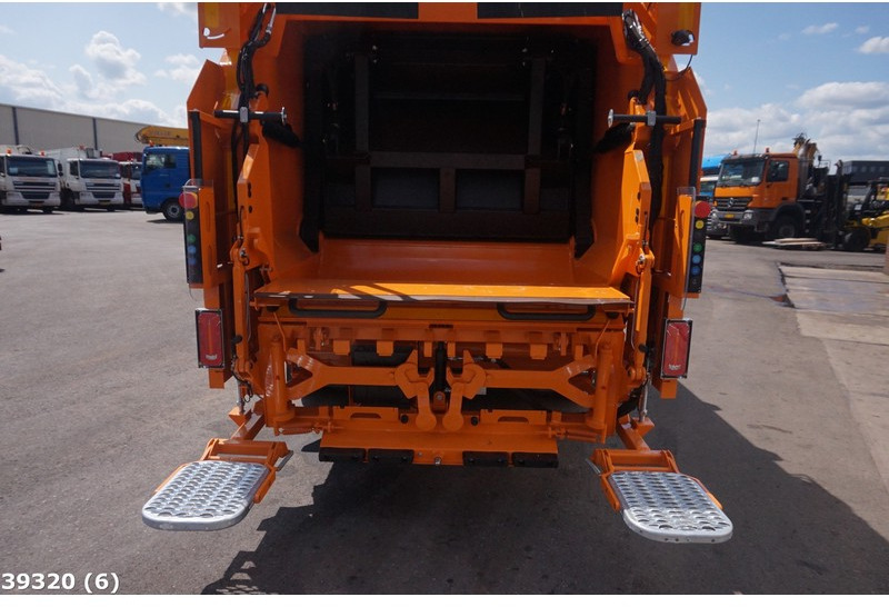 FUSO Canter 9C18 Geesink 7m³ - Auto na odvoz odpadu: obrázok 4 FUSO Canter 9C18 Geesink 7m³ - Auto na odvoz odpadu: obrázok 4