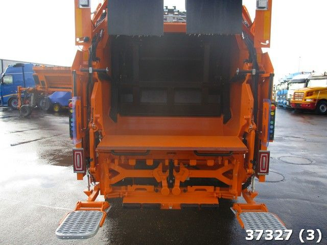 FUSO Canter 9C18 - Auto na odvoz odpadu: obrázok 3 FUSO Canter 9C18 - Auto na odvoz odpadu: obrázok 3