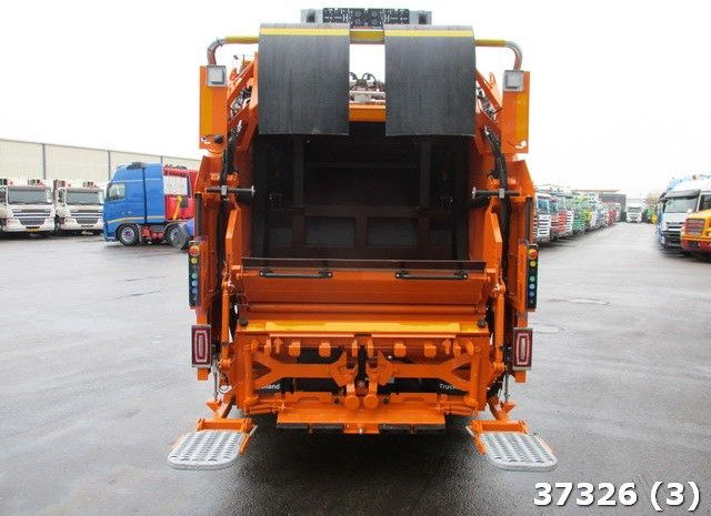 FUSO Canter 9C18 - Auto na odvoz odpadu: obrázok 3 FUSO Canter 9C18 - Auto na odvoz odpadu: obrázok 3