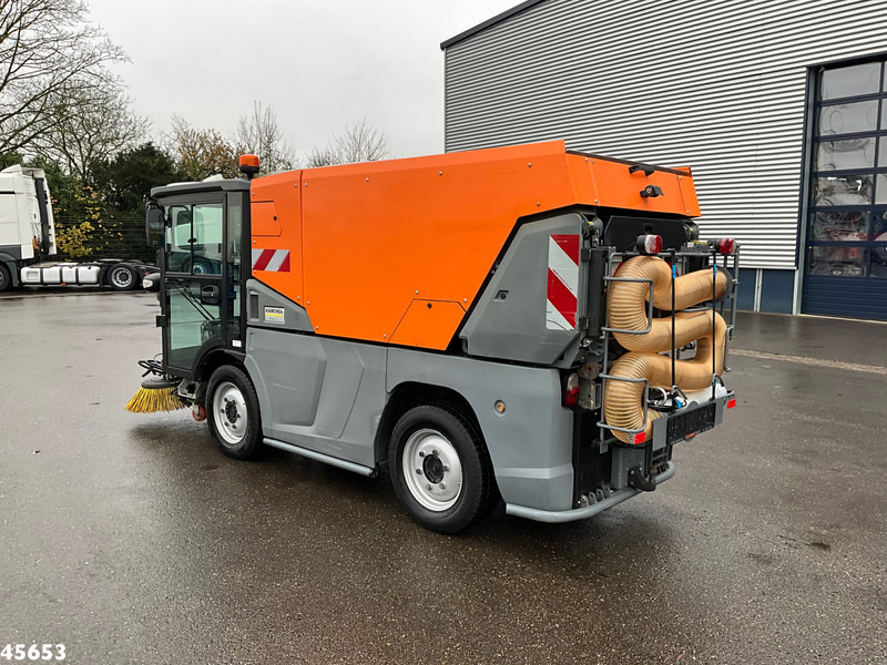 Kärcher MC 250 Just 16.579 km! - Zametacie vozidlo: obrázok 5 Kärcher MC 250 Just 16.579 km! - Zametacie vozidlo: obrázok 5