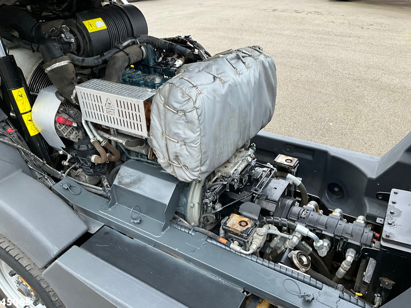 Zametacie vozidlo Mathieu MC 210 Azura Flex Euro 6 Just 8.800 km!: obrázok 11 Zametacie vozidlo Mathieu MC 210 Azura Flex Euro 6 Just 8.800 km!: obrázok 11