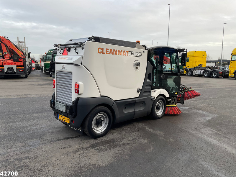 Mathieu MC 210 Azura Flex Euro 6 Stage 5 with 3-rd brush - Zametacie vozidlo: obrázok 4 Mathieu MC 210 Azura Flex Euro 6 Stage 5 with 3-rd brush - Zametacie vozidlo: obrázok 4