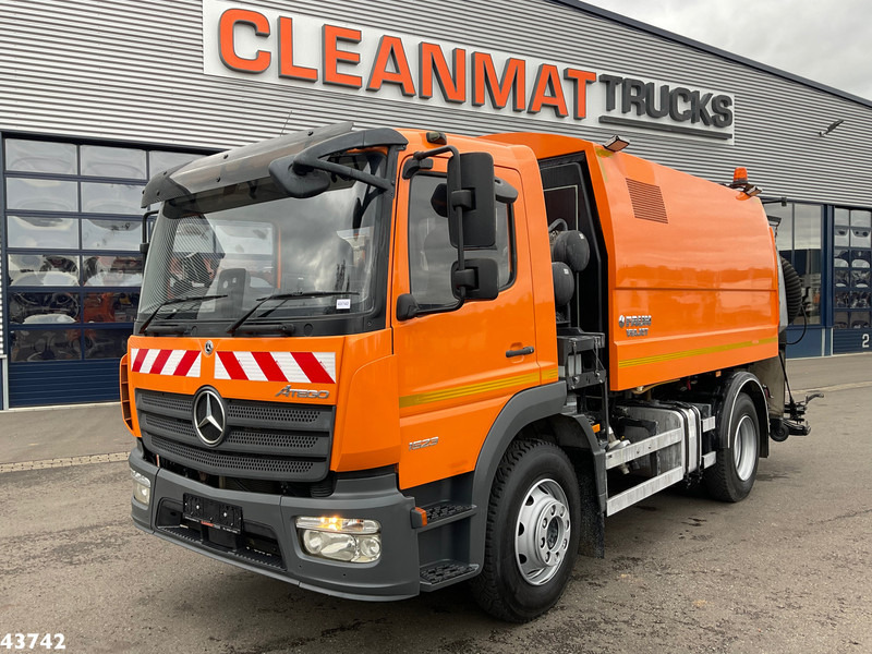 Mercedes-Benz ATEGO 1523 Faun VIAJET 6 R/HS Wegdekreiniger Just 14.776 km! - Zametacie vozidlo: obrázok 2 Mercedes-Benz ATEGO 1523 Faun VIAJET 6 R/HS Wegdekreiniger Just 14.776 km! - Zametacie vozidlo: obrázok 2