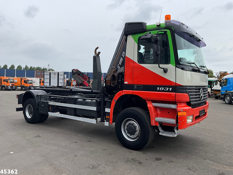 Mercedes-Benz Actros 1931 AK 4x4 Hiab 12 Tonmeter laadkraan - Hákový nosič kontajnerov, Auto s hydraulickou rukou: obrázok 3 Mercedes-Benz Actros 1931 AK 4x4 Hiab 12 Tonmeter laadkraan - Hákový nosič kontajnerov, Auto s hydraulickou rukou: obrázok 3