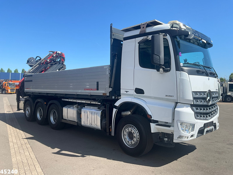 Mercedes-Benz Arocs 3251 8x4 Euro 6 Retarder Palfinger 34 Tonmeter laadkraan + Fly-Jib 2 zijdige kipper Just 146.766 km! - Sklápač, Auto s hydraulickou rukou: obrázok 4 Mercedes-Benz Arocs 3251 8x4 Euro 6 Retarder Palfinger 34 Tonmeter laadkraan + Fly-Jib 2 zijdige kipper Just 146.766 km! - Sklápač, Auto s hydraulickou rukou: obrázok 4
