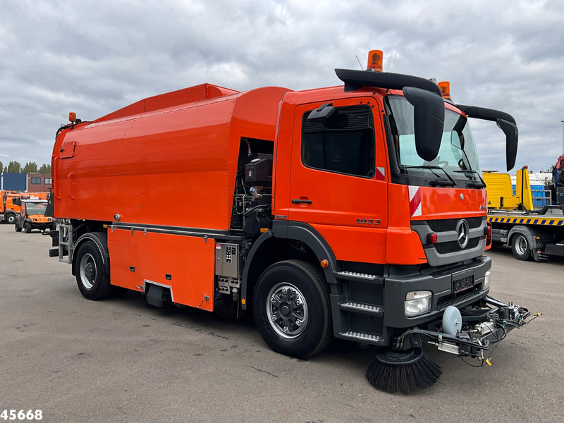 Mercedes-Benz Axor 1833 4x4 Schörling SORF Schienenreinigungs/Railway sweeper Just 38.680 Km! - Zametacie vozidlo: obrázok 5 Mercedes-Benz Axor 1833 4x4 Schörling SORF Schienenreinigungs/Railway sweeper Just 38.680 Km! - Zametacie vozidlo: obrázok 5