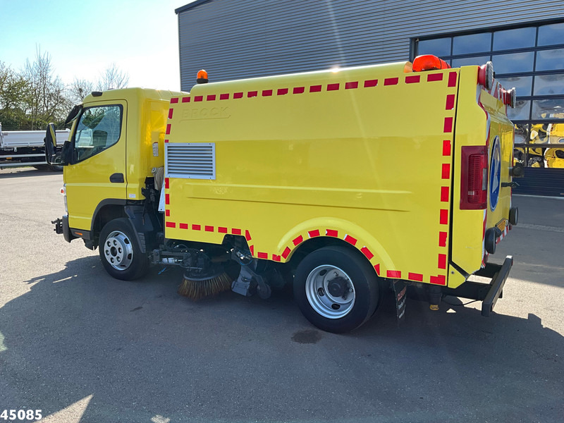 Mitsubishi Canter 7C15 Brock sweeper Just 94.095 km! - Zametacie vozidlo: obrázok 4 Mitsubishi Canter 7C15 Brock sweeper Just 94.095 km! - Zametacie vozidlo: obrázok 4