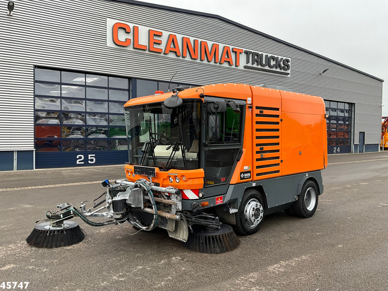 Ravo 580 with 3-rd brush - Zametacie vozidlo: obrázok 2 Ravo 580 with 3-rd brush - Zametacie vozidlo: obrázok 2