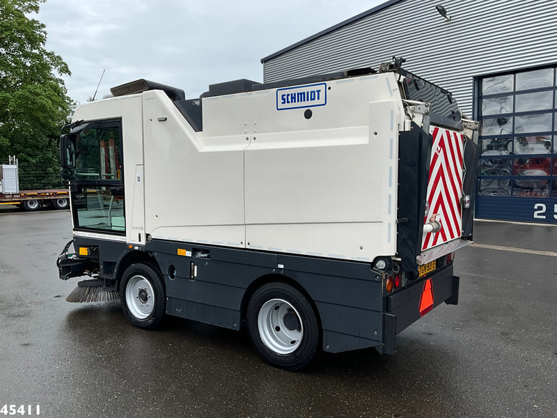 Schmidt Cleango 500 Compact Euro 6 with 3-rd brush - Zametacie vozidlo: obrázok 5 Schmidt Cleango 500 Compact Euro 6 with 3-rd brush - Zametacie vozidlo: obrázok 5