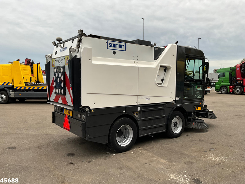 Schmidt Cleango Compact 500 Euro 6 with 3-rd brush Just 41.050 km! - Zametacie vozidlo: obrázok 5 Schmidt Cleango Compact 500 Euro 6 with 3-rd brush Just 41.050 km! - Zametacie vozidlo: obrázok 5