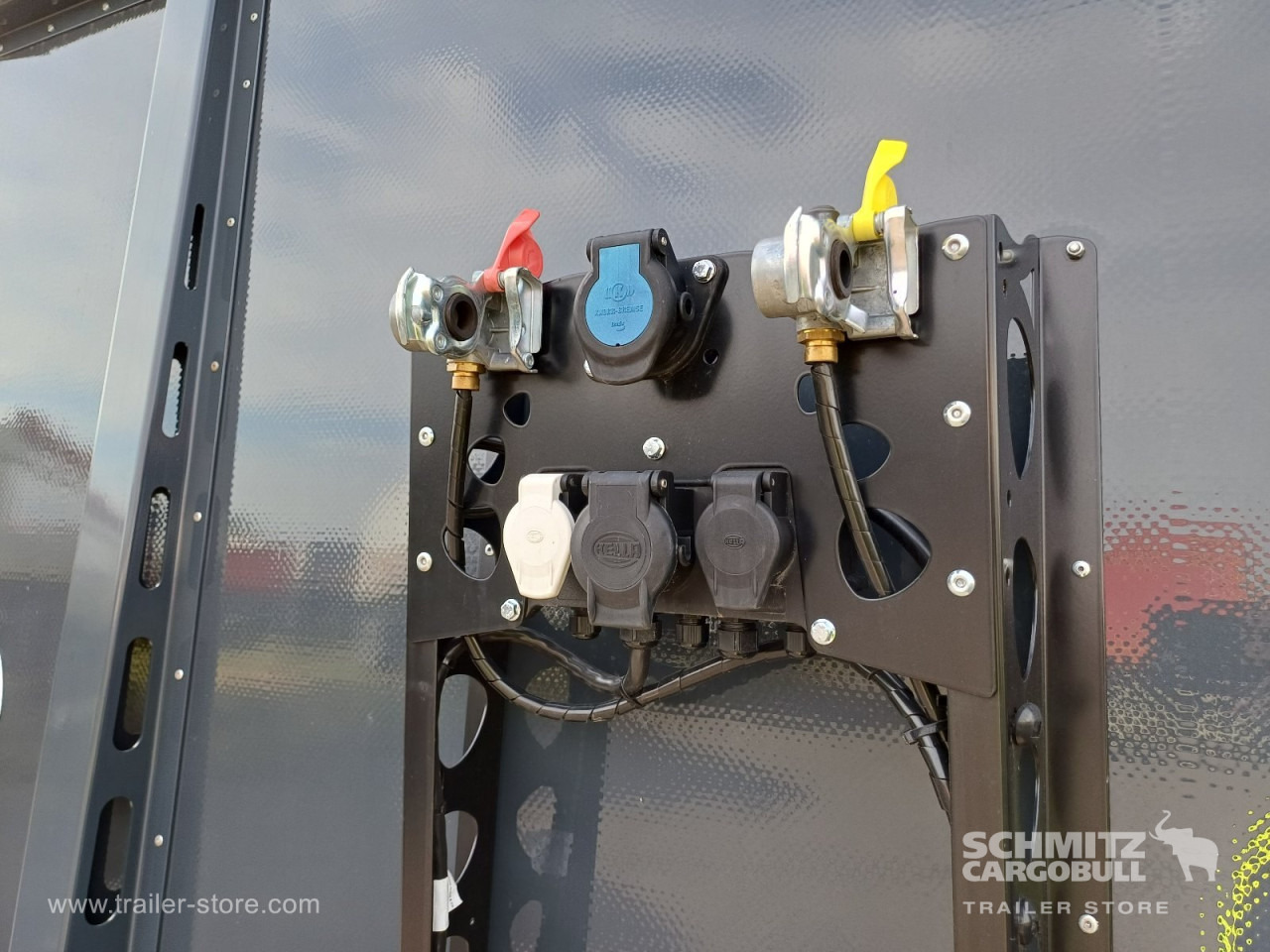 BERGER Auflieger Curtainsider Standard - Plachtový náves: obrázok 2 BERGER Auflieger Curtainsider Standard - Plachtový náves: obrázok 2