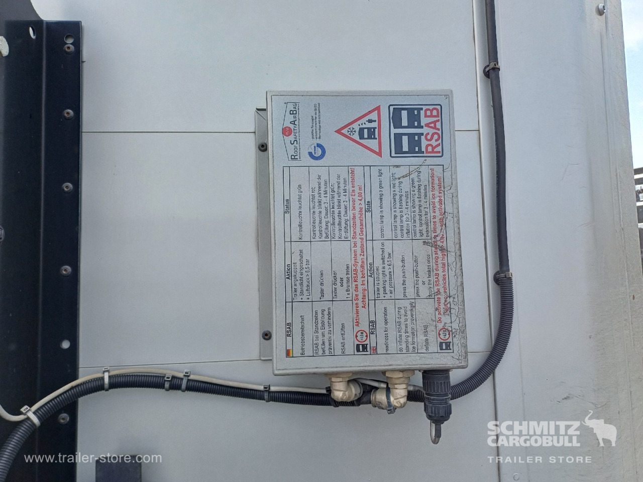 KOEGEL Auflieger Curtainsider Standard - Plachtový náves: obrázok 3 KOEGEL Auflieger Curtainsider Standard - Plachtový náves: obrázok 3