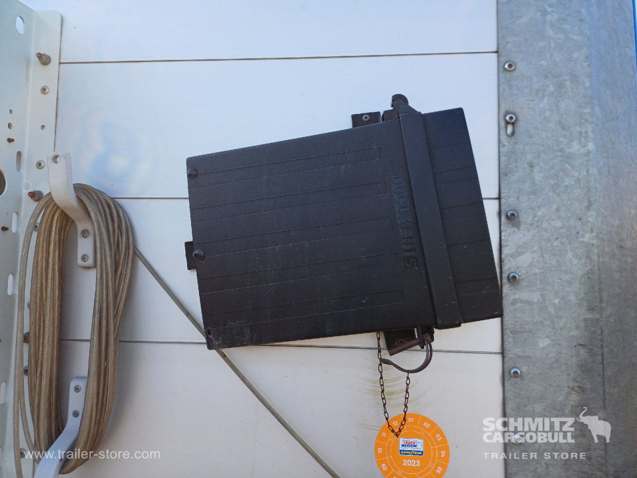 SCHMITZ Auflieger Curtainsider Standard Forklift holder - Plachtový náves: obrázok 3 SCHMITZ Auflieger Curtainsider Standard Forklift holder - Plachtový náves: obrázok 3