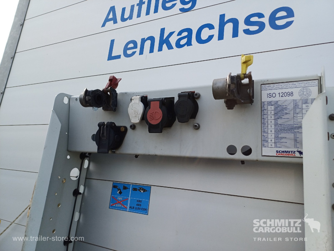 SCHMITZ Auflieger Curtainsider Standard Forklift holder - Plachtový náves: obrázok 2 SCHMITZ Auflieger Curtainsider Standard Forklift holder - Plachtový náves: obrázok 2