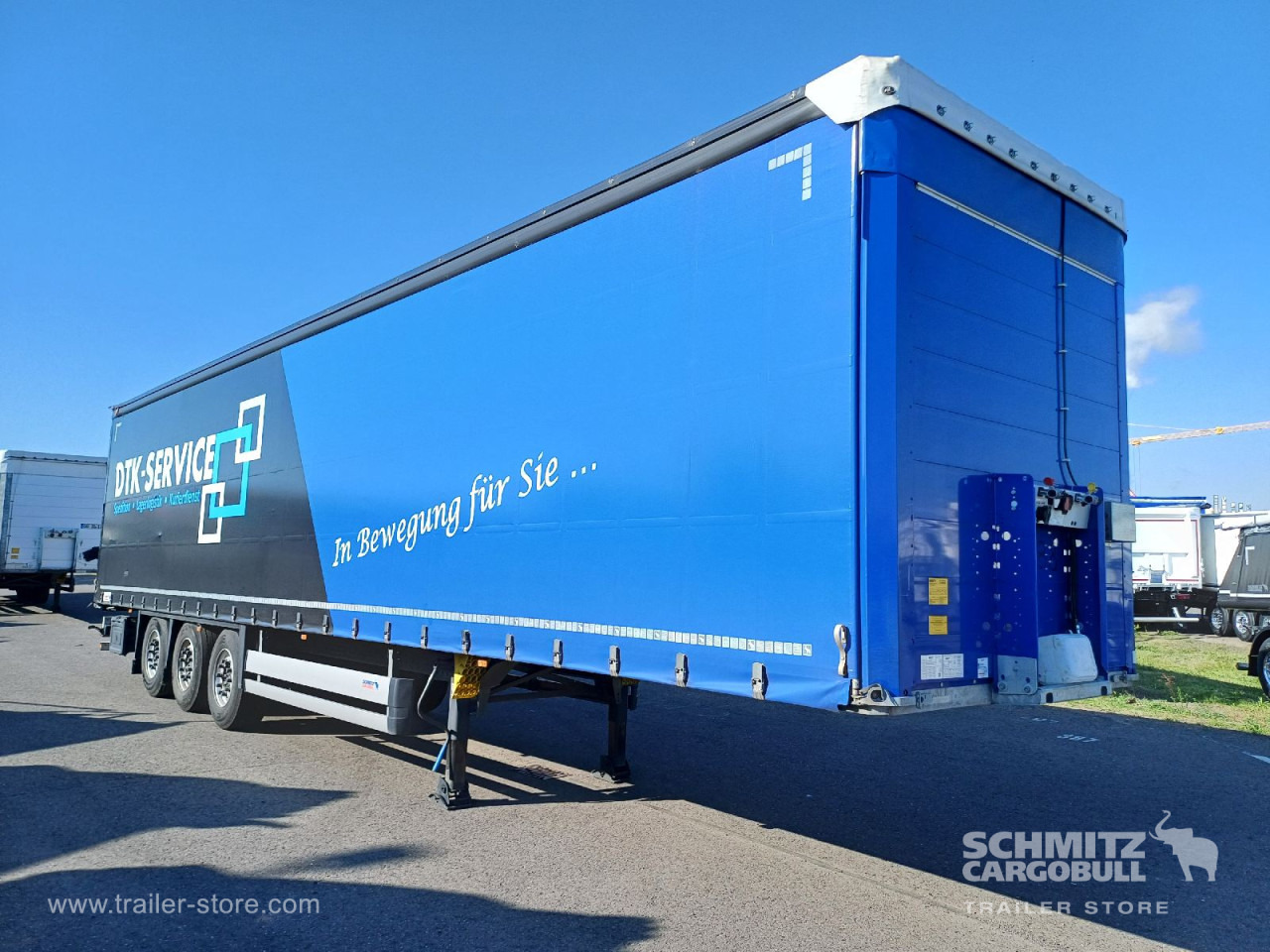 SCHMITZ Auflieger Curtainsider Standard - Plachtový náves: obrázok 1 SCHMITZ Auflieger Curtainsider Standard - Plachtový náves: obrázok 1