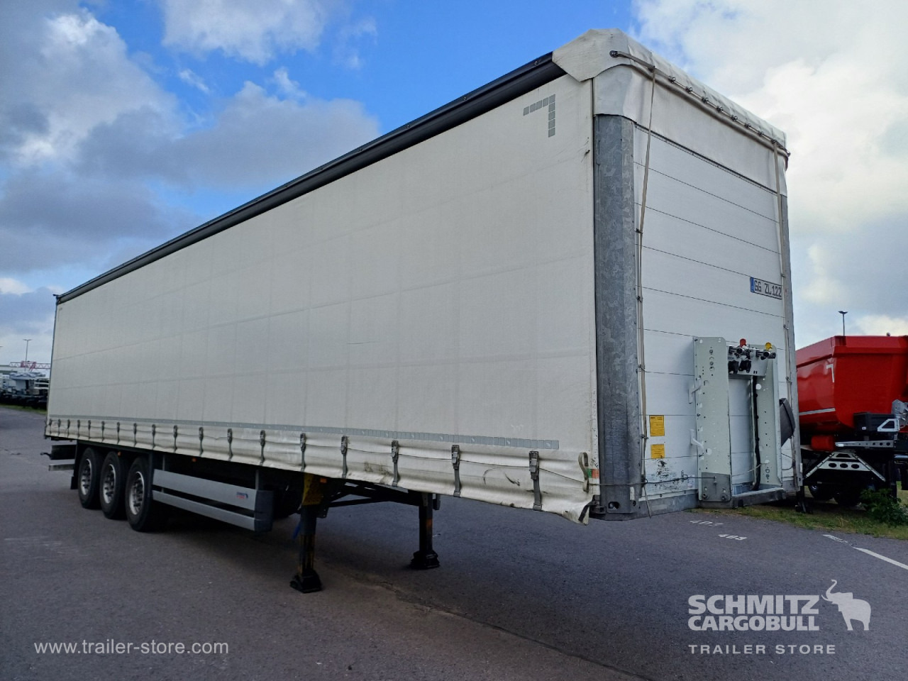 SCHMITZ Auflieger Curtainsider Standard - Plachtový náves: obrázok 1 SCHMITZ Auflieger Curtainsider Standard - Plachtový náves: obrázok 1