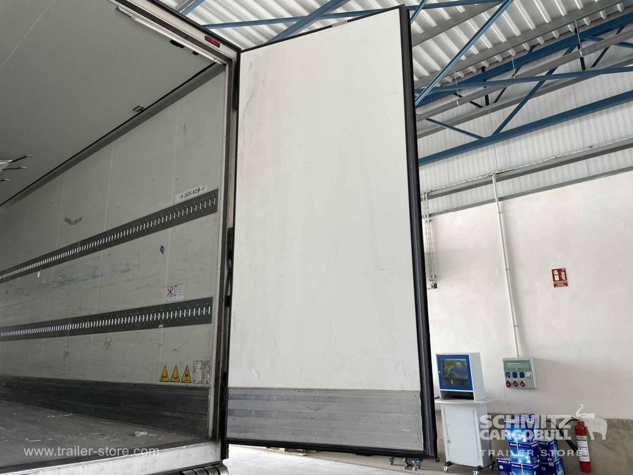 KRONE Remolque Frigo Standard - Príves chladírenské: obrázok 4 KRONE Remolque Frigo Standard - Príves chladírenské: obrázok 4