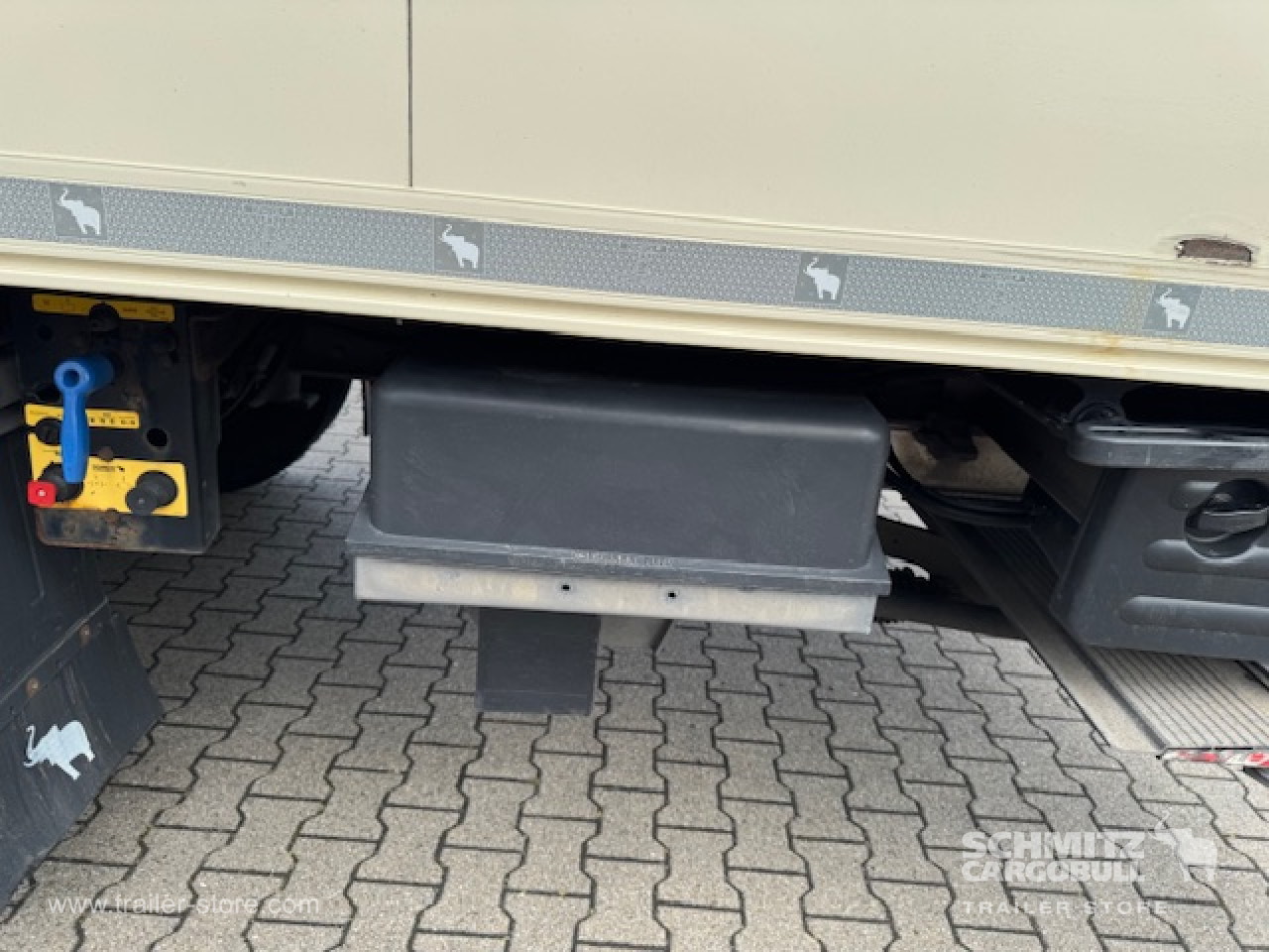 SCHMITZ Oplegger Vries Standard Taillift - Náves izotermické: obrázok 3 SCHMITZ Oplegger Vries Standard Taillift - Náves izotermické: obrázok 3